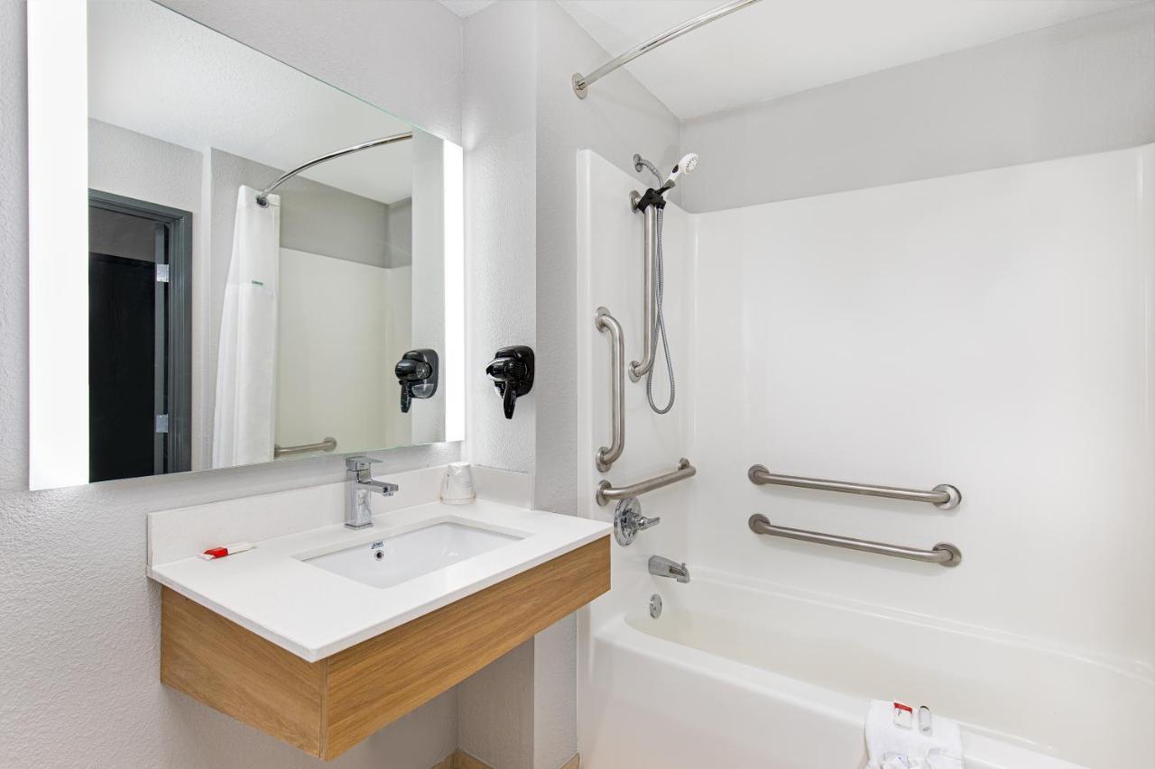 Microtel Inn & Suites By Wyndham Manchester - Newly Renovated Luaran gambar